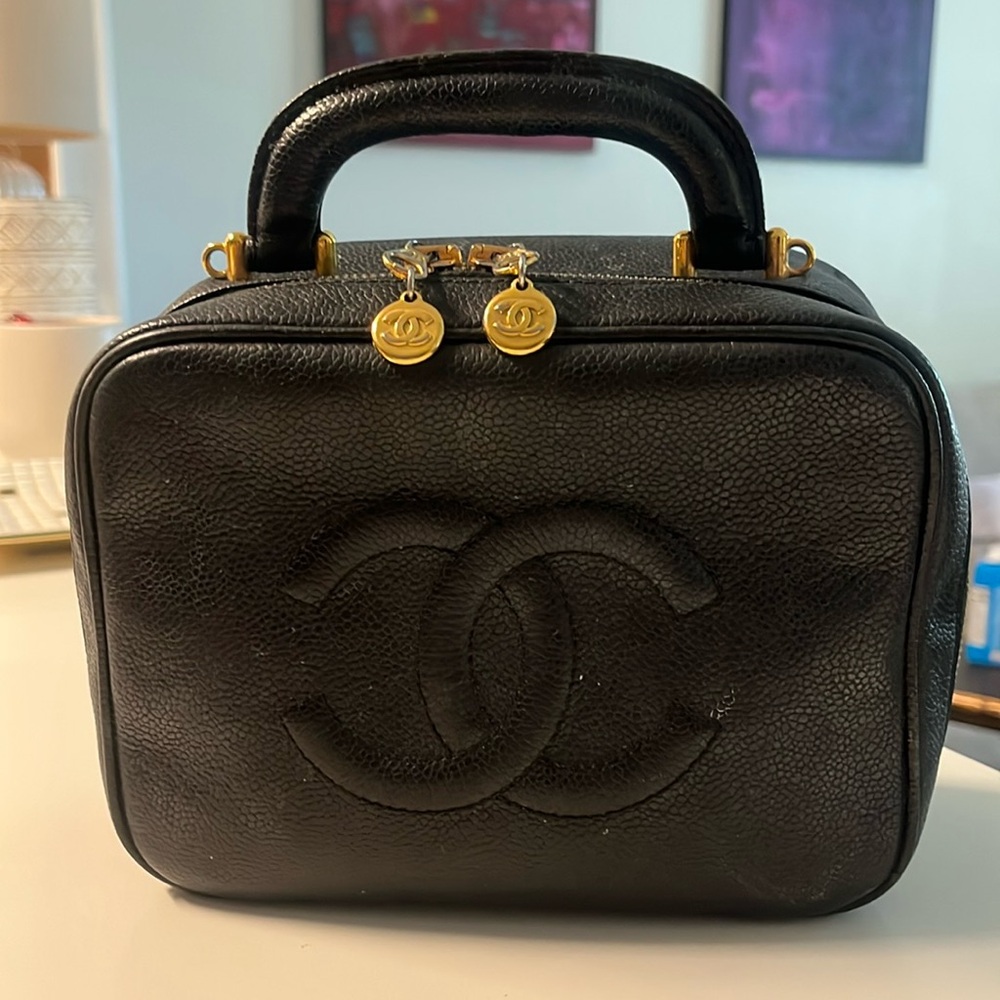 Chanel CC Black Caviar Leather Vanity Crossbody Two-Way Zip Gold Zipper Handbag.